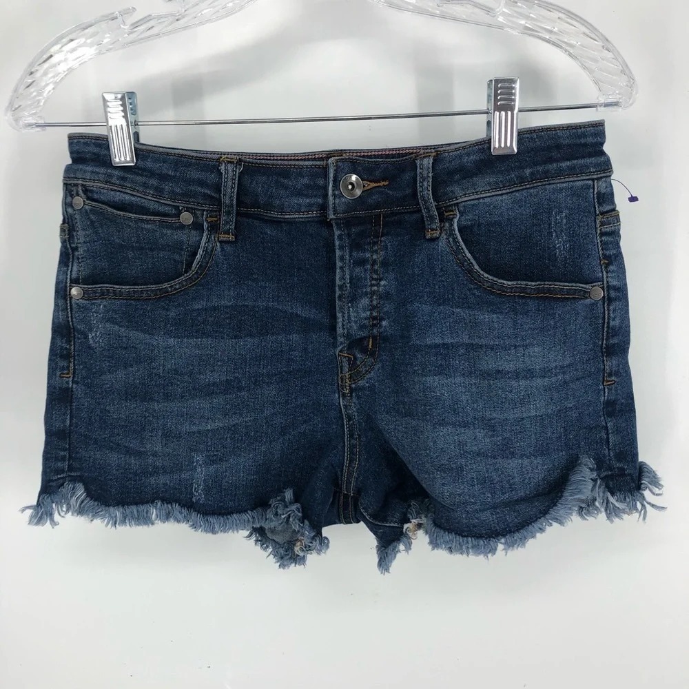 Roxy cut off jean shorts 26. Beach wear buttonfly